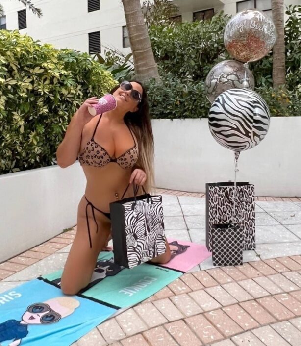 Claudia Romani - Celebrated her Birthday in Miami