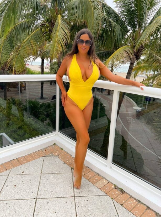 Claudia Romani - On a photoshoot for Italian bikini brand Looca Swim in Miami