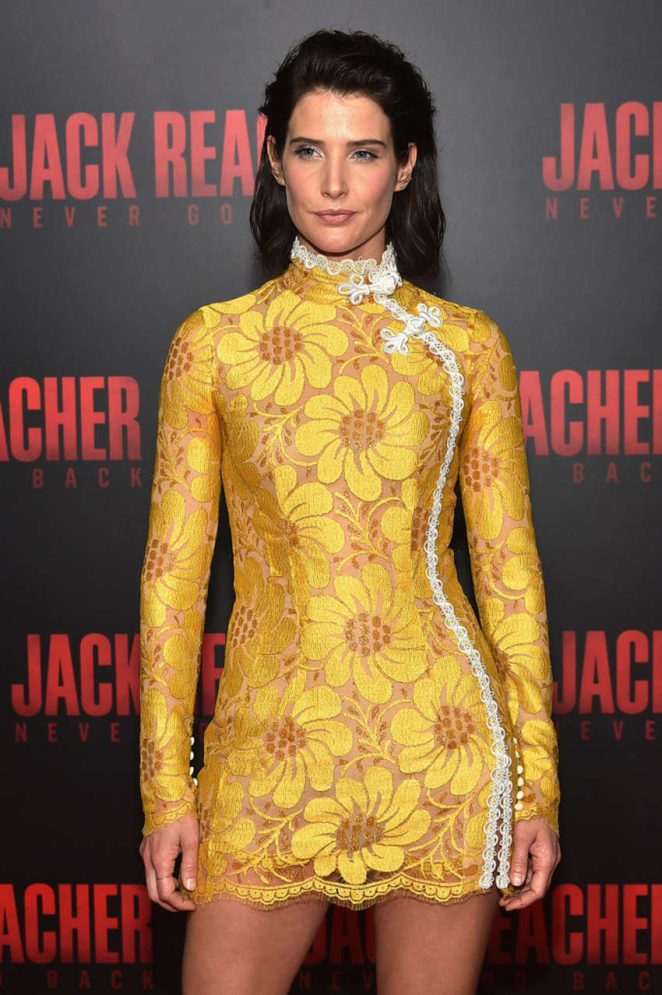 Cobie Smulders - 'Jack Reacher: Never Go Back' Screening in Harahan
