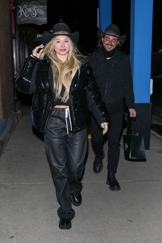 Corinne Olympios - Spotted with a mystery man while leaving Kemo Sabe in Aspen