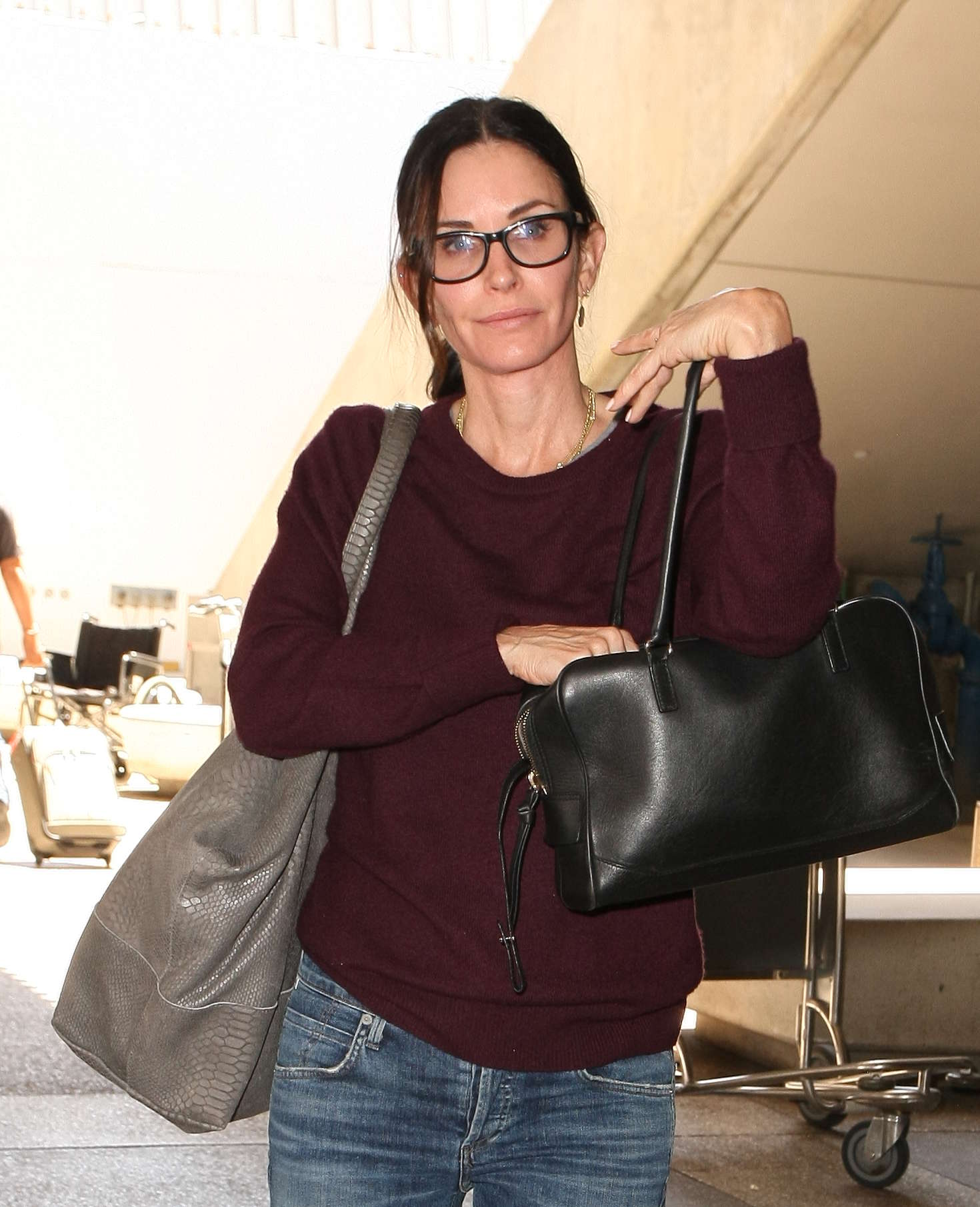 Courteney Cox 2016 : Courteney Cox in Jeans at Los Angeles International Airport -04