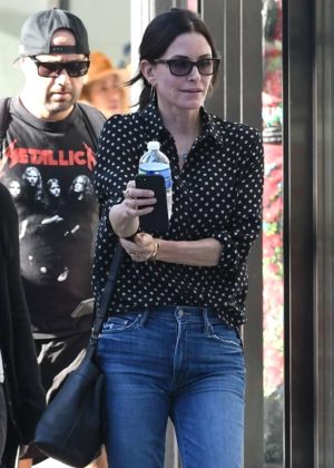 Courteney Cox in Jeans - Shopping in Beverly Hills