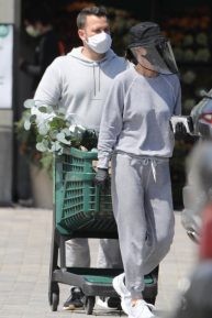 Courteney Cox - Shopping at Whole Foods