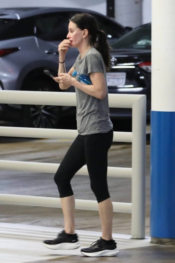 Courteney Cox - Spotted arriving at gym in Beverly Hills