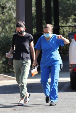 Courteney Cox - Spotted while visiting a doctor's office in Malibu