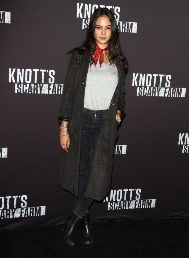 Courtney Eaton - Knott's Scary Farm Opening Night in Los Angeles