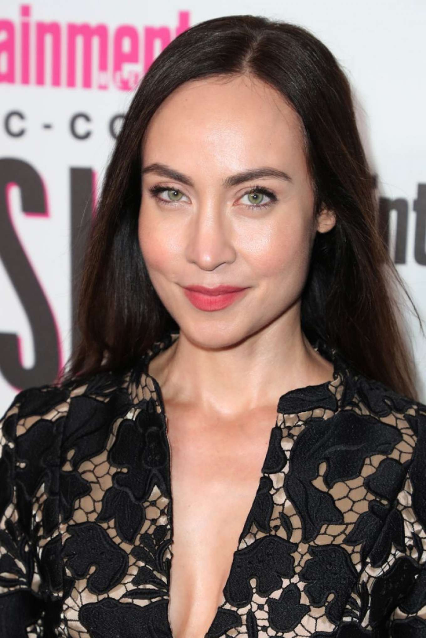 Courtney Ford 2018 : Courtney Ford: 2018 Entertainment Weekly Comic-Con Par...