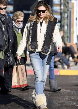 Daisy Fuentes in Jeans Shopping in Telluride Colorado