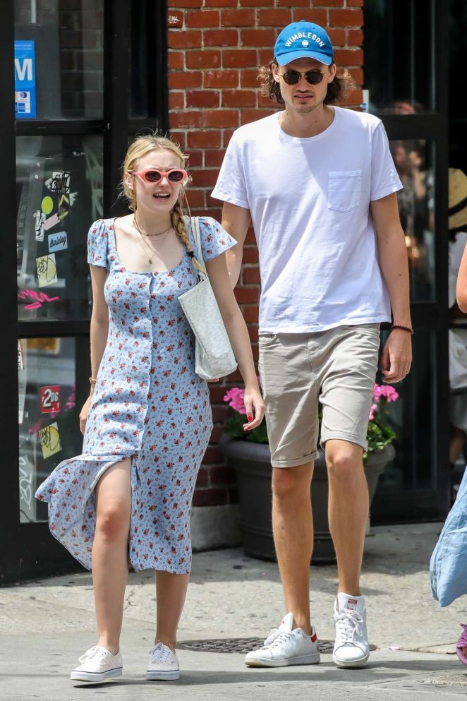 Dakota Fanning and Henry Frye - Out in New York City