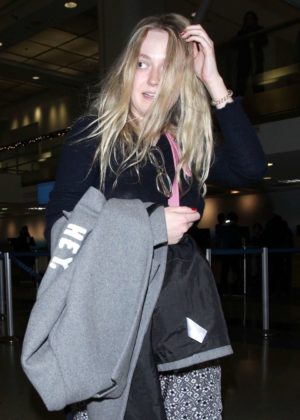 Dakota Fanning - Arrives at LAX Airport in LA