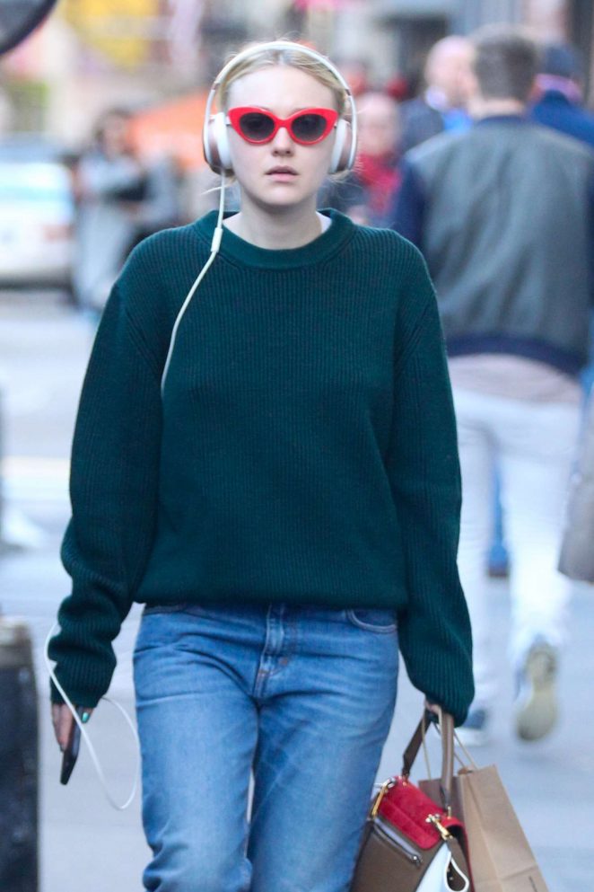 Dakota Fanning in Jeans out in Soho