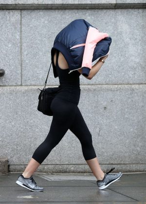 Dakota Fanning in Tights headed to the gym in New York City