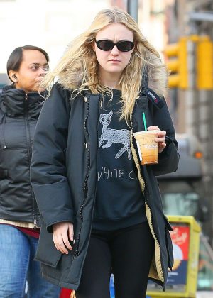 Dakota Fanning - Leaving the gym in downtown Manhattan