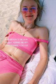 Dakota Fanning - Personal Pics