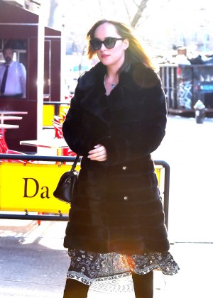 Dakota Johnson Arriving at Da Silvano for lunch in New York