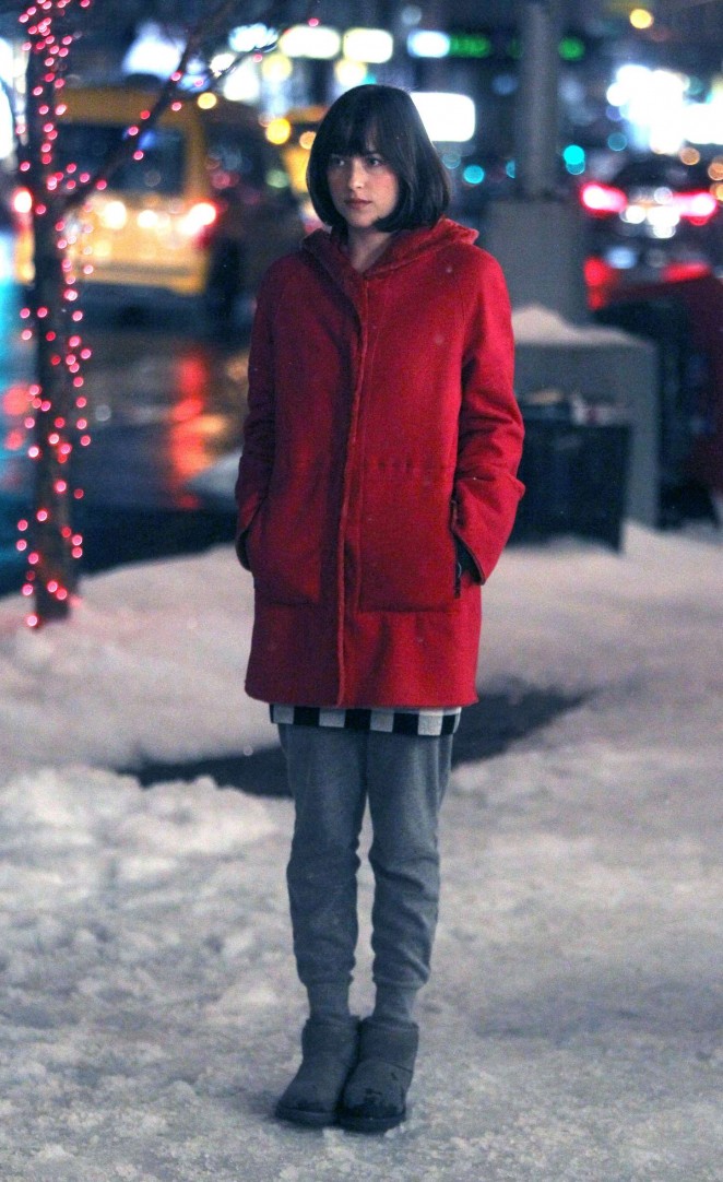 Dakota Johnson - On set of 'How To Be Single' in NYC
