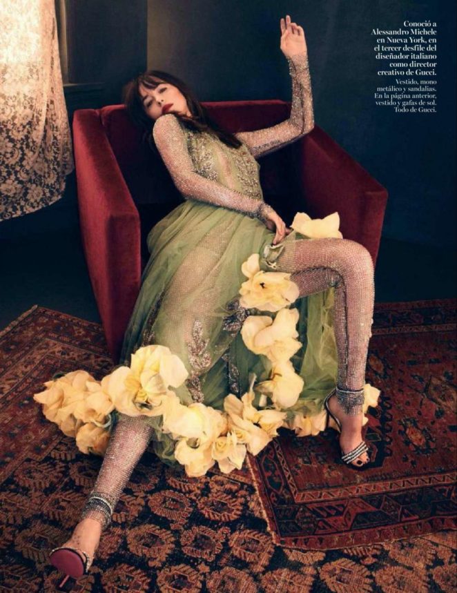 Dakota Johnson - Vogue Magazine (Spain - October 2017 issue)