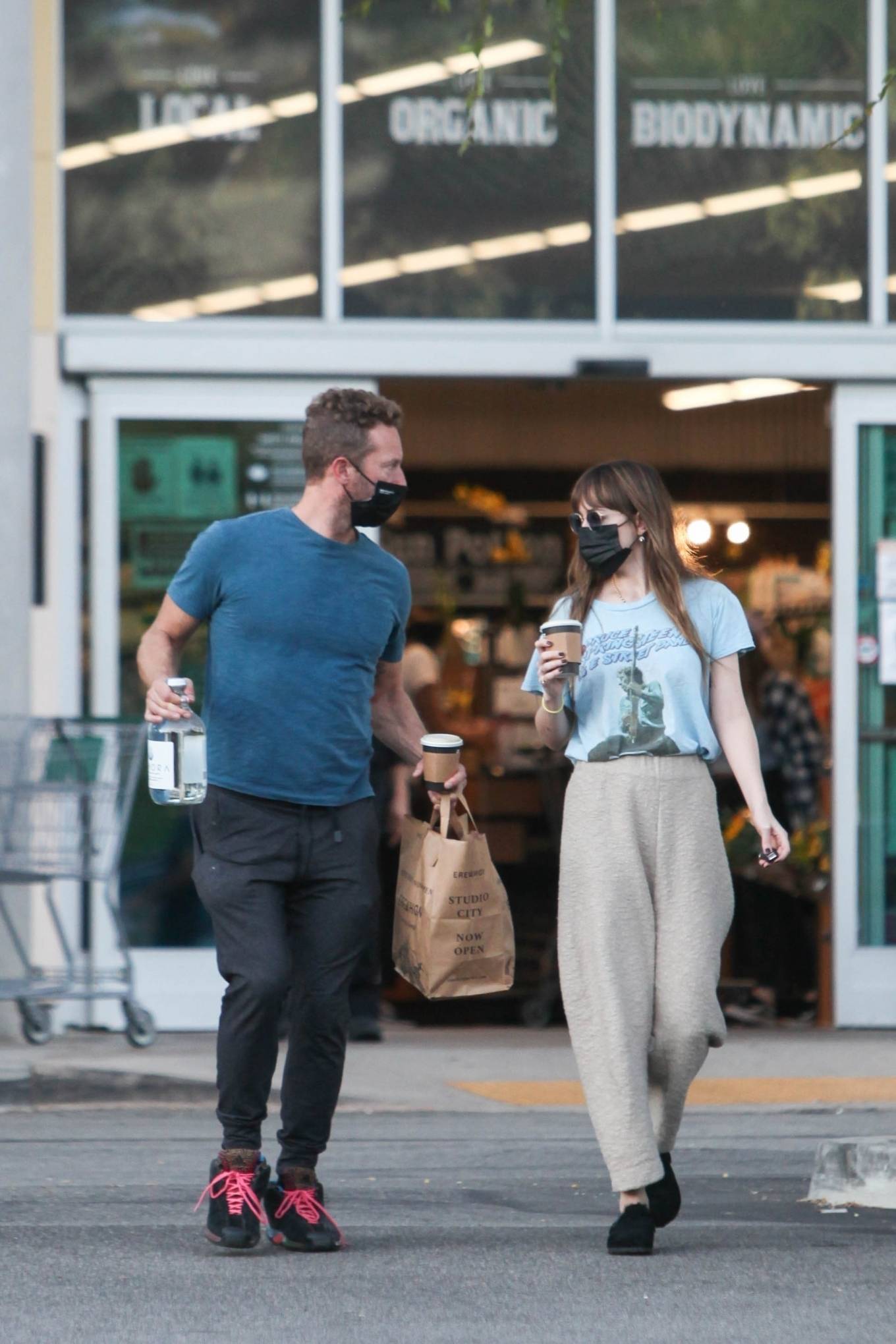 Dakota Johnson 2021 : Dakota Johnson – With Chris Martin shopping together at Erewhon Market in Los Angeles-09