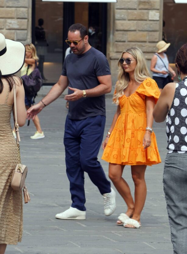 Dani Dyer - Out in Florence