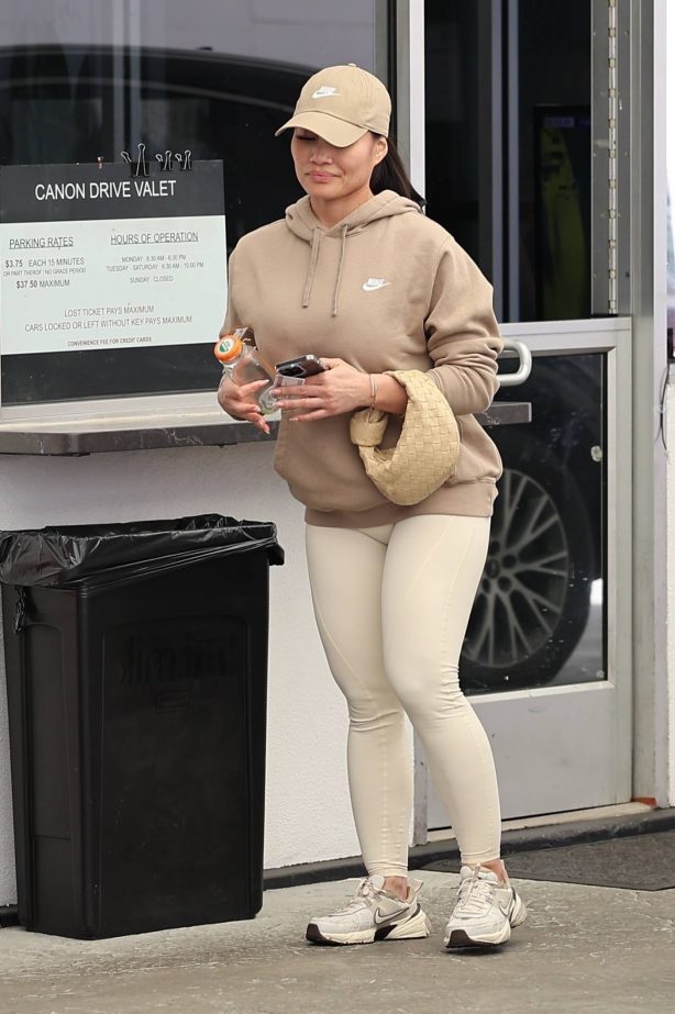 Daphne Joy - Visit to a skincare spa in Beverly Hills