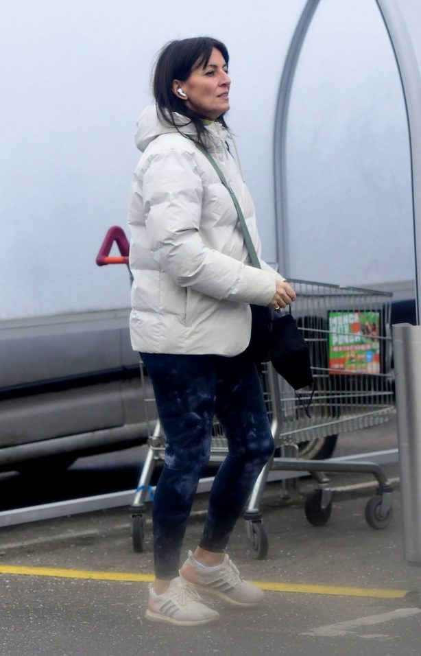Davina McCall - Shopping candids during the COVID-19 lockdown in London