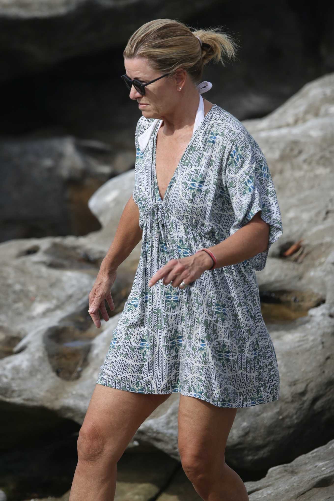 Deborah Hutton 2020 : Deborah Hutton - Swimsuit candids at a Sydney beach -...