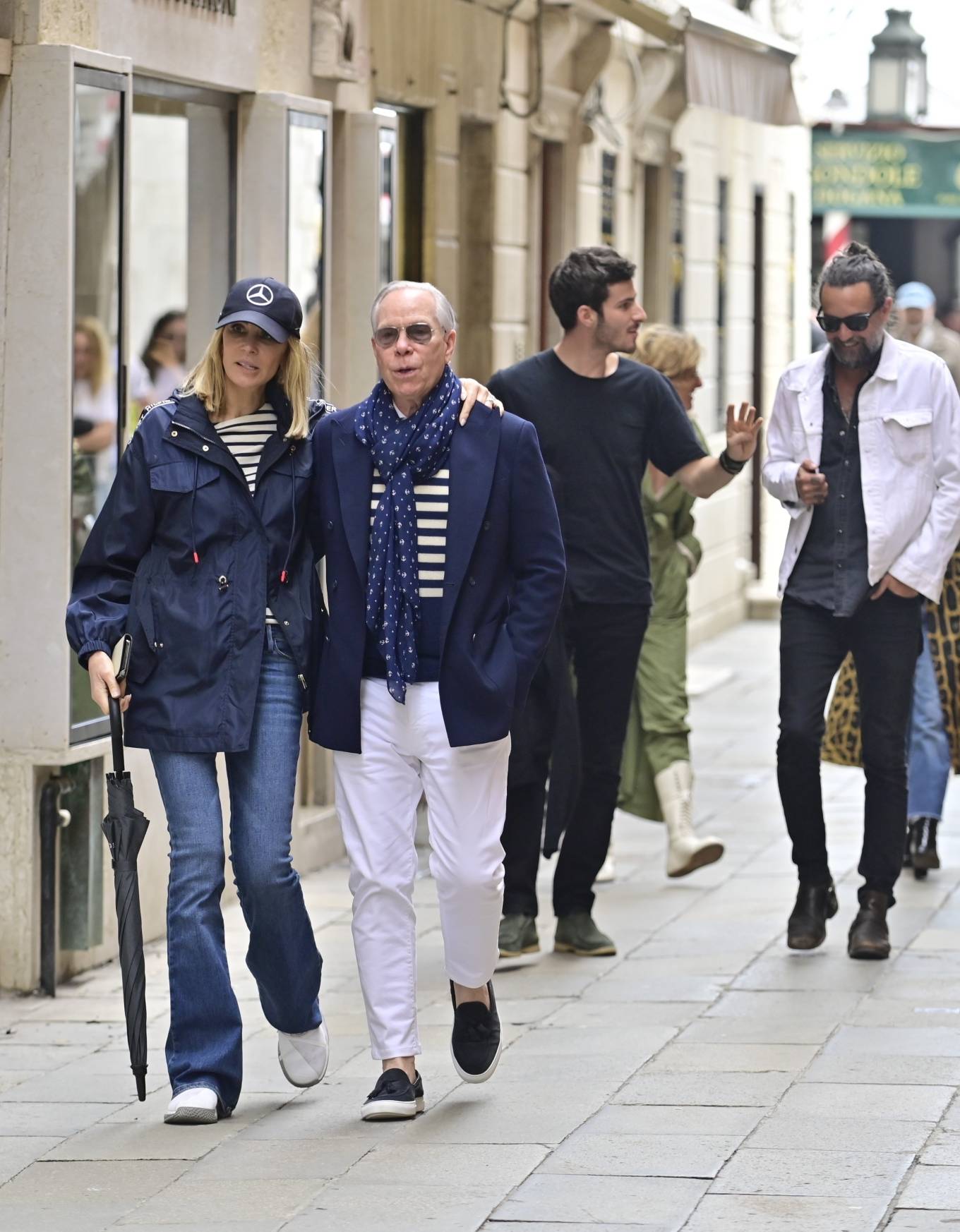 Index of /wp-content/uploads/photos/dee-ocleppo/hilfiger-spotted-in-venice