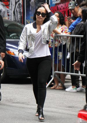Demi Lovato - Arrives at 'The Late Show With Stephen Colbert' in New York