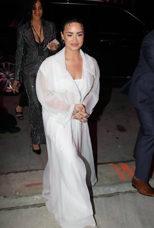 Demi Lovato - Attends the Boss fashion show in Miami
