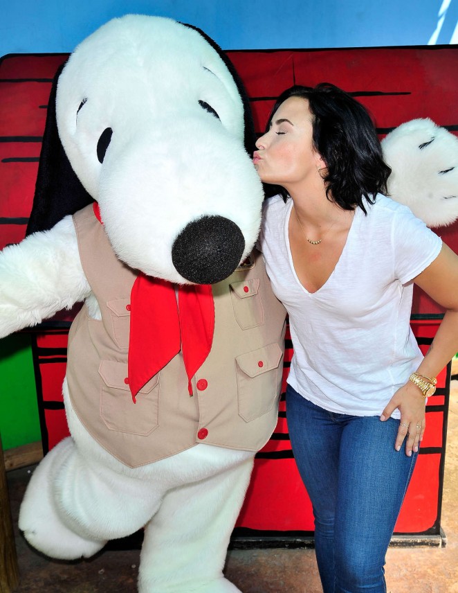 Demi Lovato - Celebrates her birthday in Buena Park