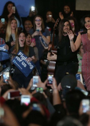 Demi Lovato - Hillary Clinton Campaign Event in Iowa