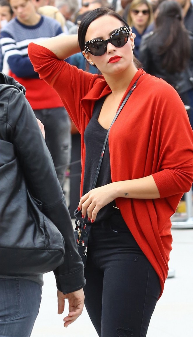 Demi Lovato in Black Jeans Out in Paris
