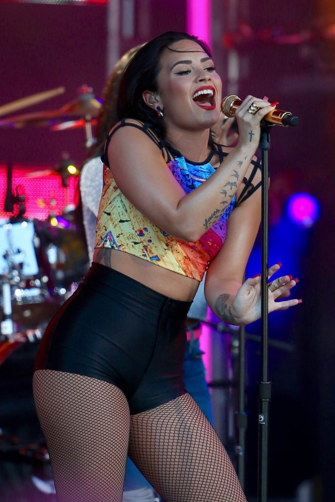 Demi Lovato in Tight Shorts at Jimmy Kimmel Live in Hollywood