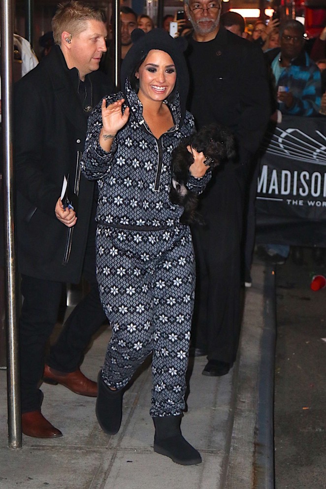 Demi Lovato - Leaving Madison Garden in New York