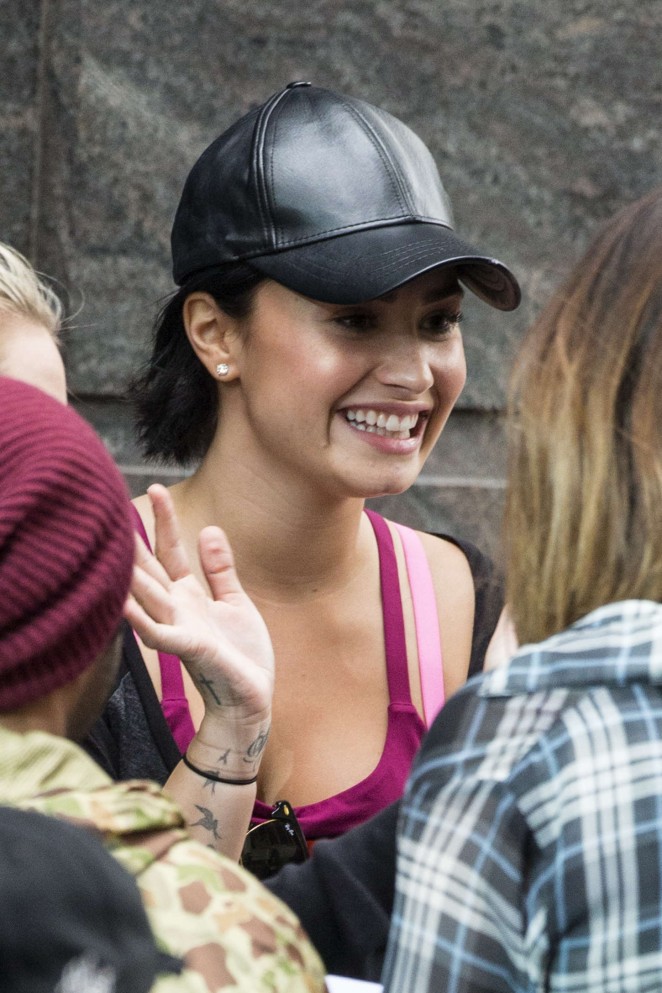 Demi Lovato - Meeting fans in Sydney