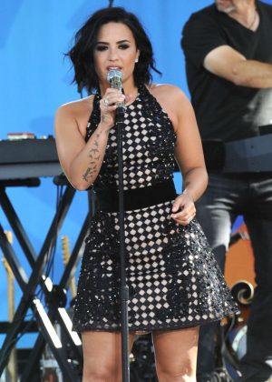 Demi Lovato - Performing on Good Morning America in New York