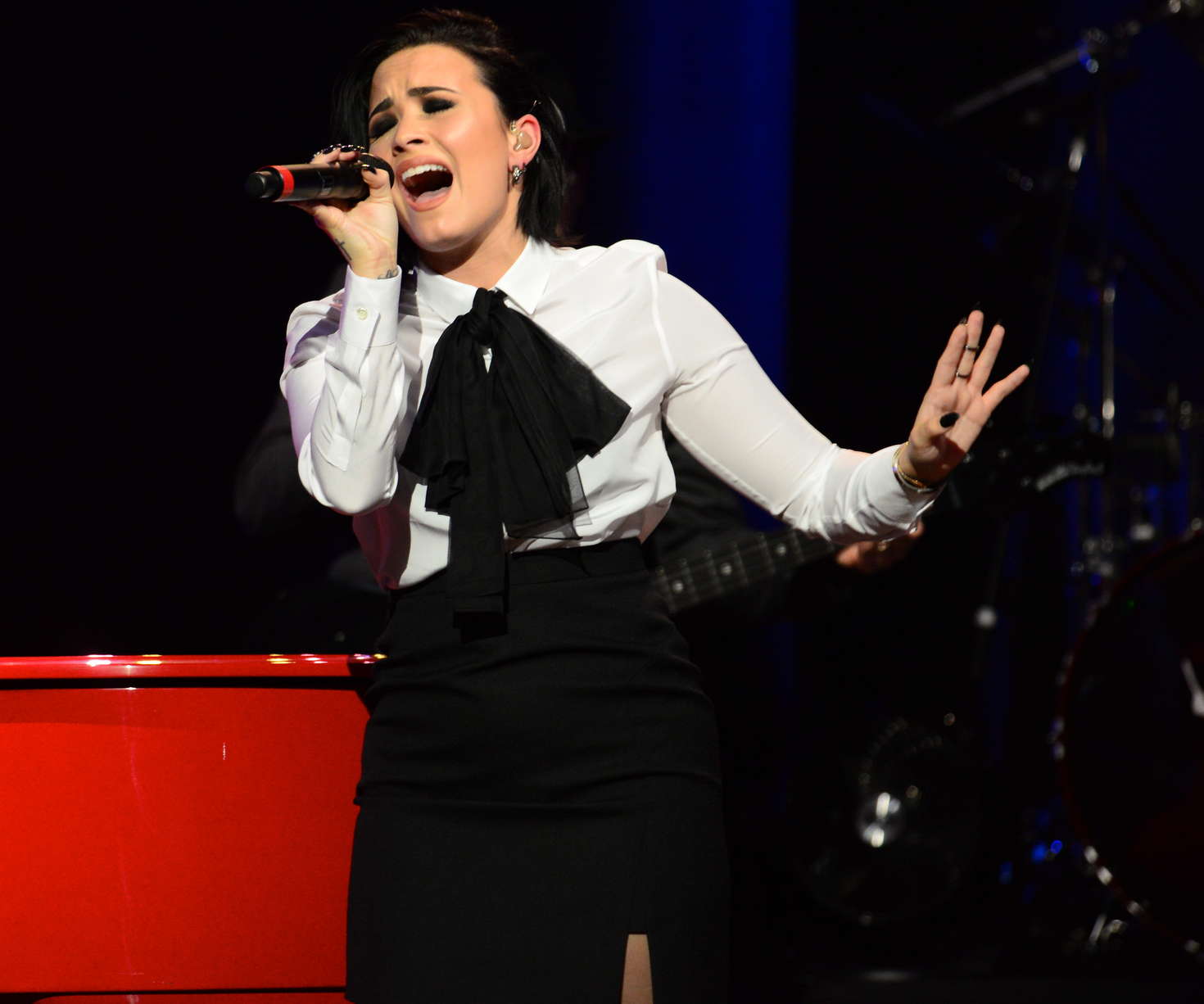 Demi Lovato 2016 : Demi Lovato: Performing with Elton John at the Wiltern -14