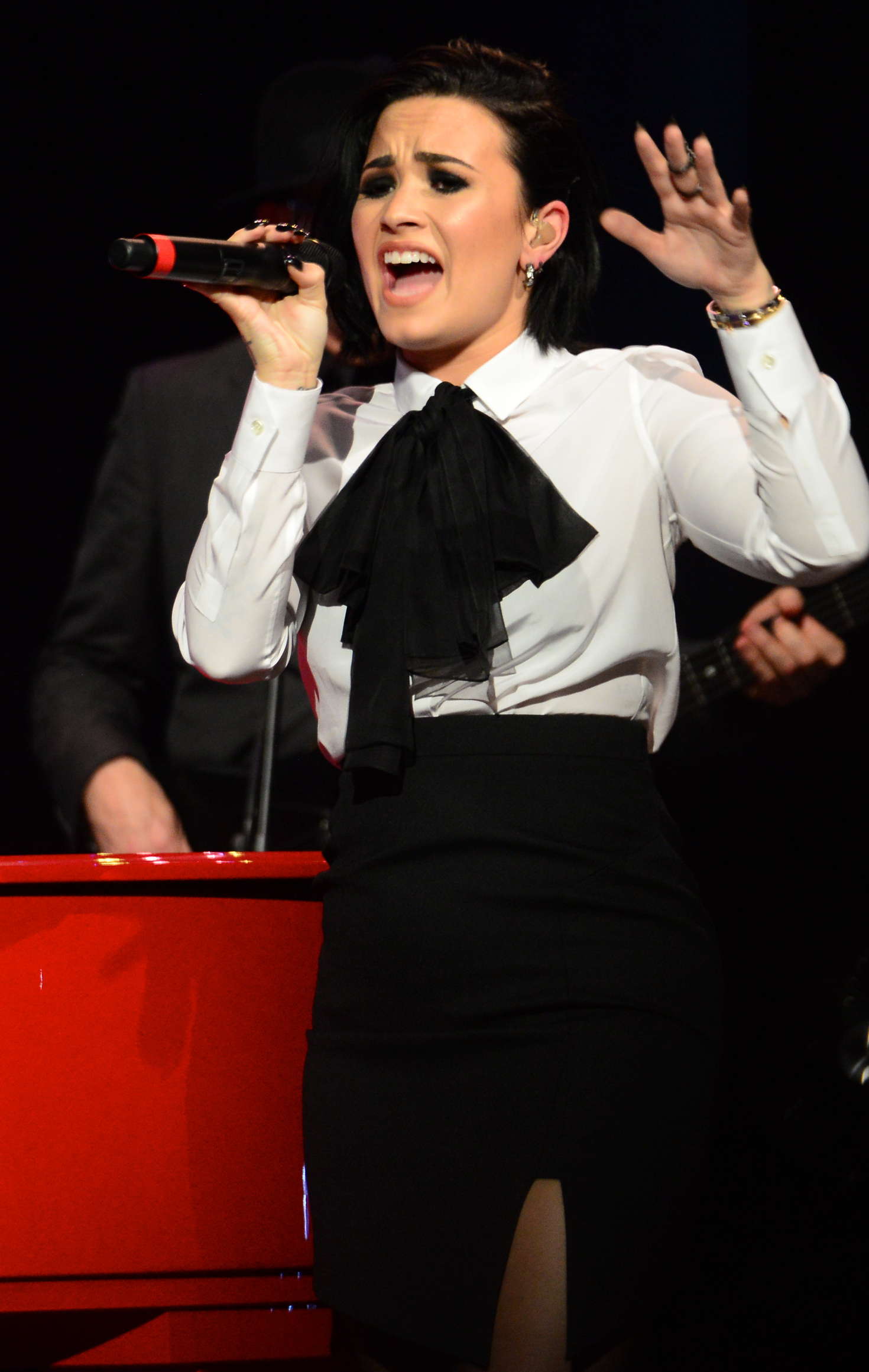 Demi Lovato 2016 : Demi Lovato: Performing with Elton John at the Wiltern -22