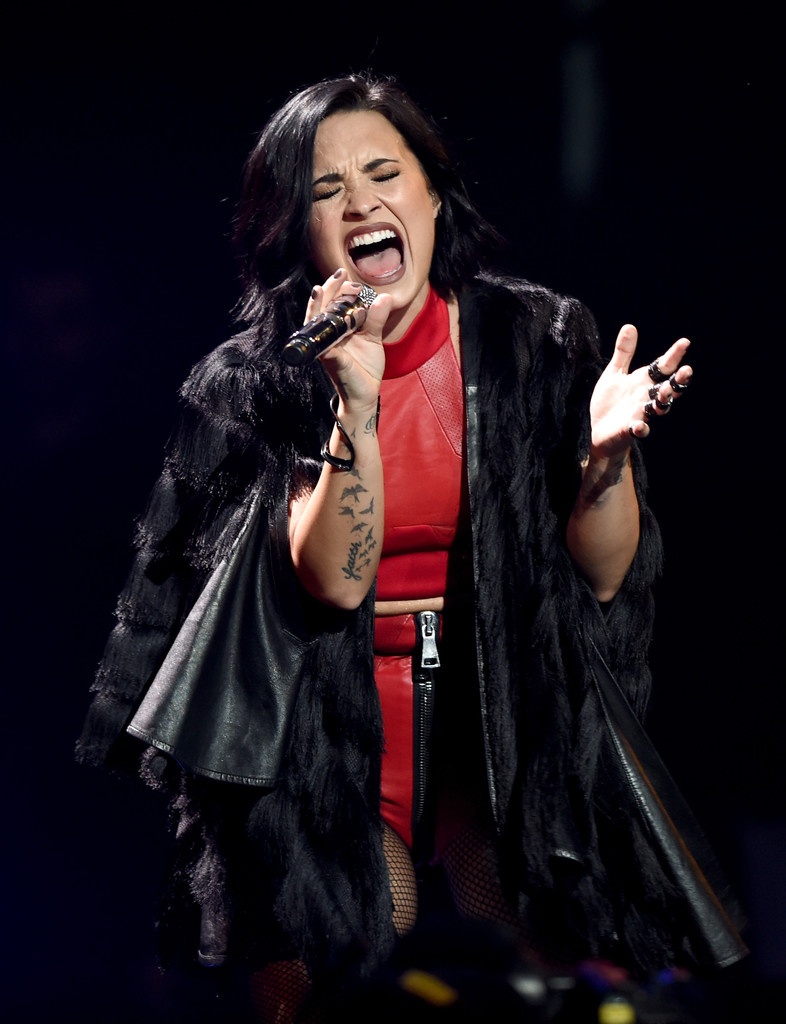 Demi Lovato 2015 : Demi Lovato: Performs at 1061 KISS FMs Jingle Ball 2015 -09