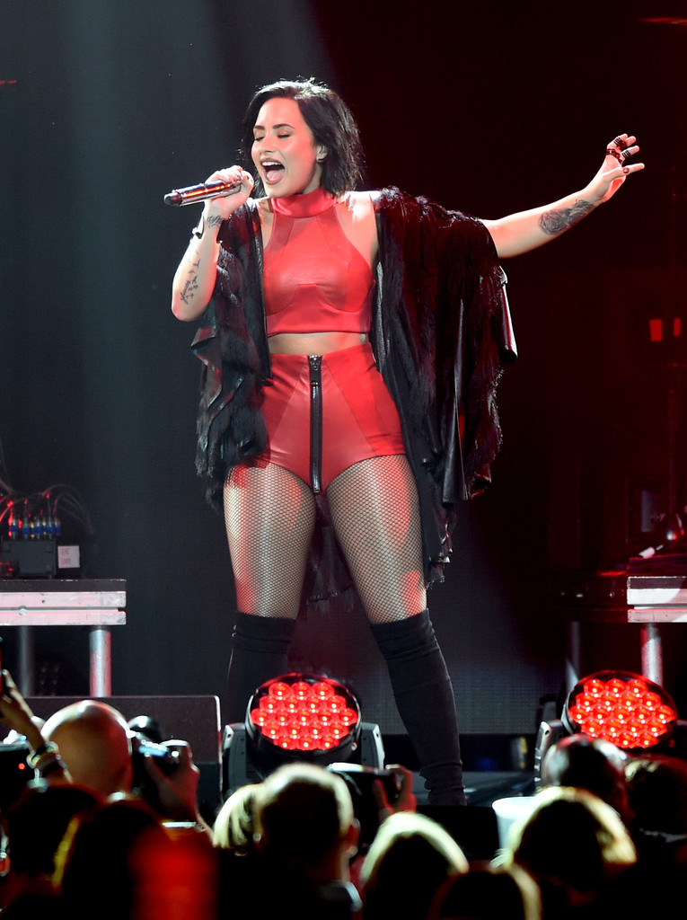 Demi Lovato 2015 : Demi Lovato: Performs at 1061 KISS FMs Jingle Ball 2015 -23