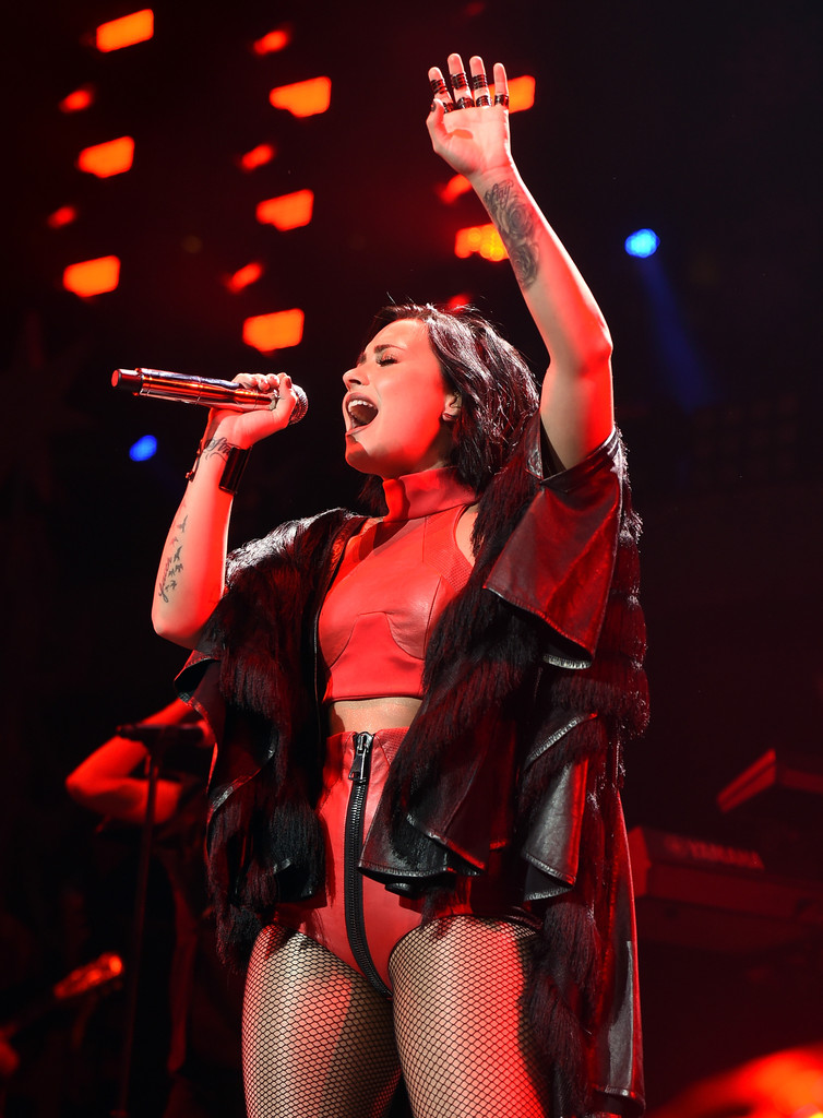 Demi Lovato 2015 : Demi Lovato: Performs at 1061 KISS FMs Jingle Ball 2015 -29