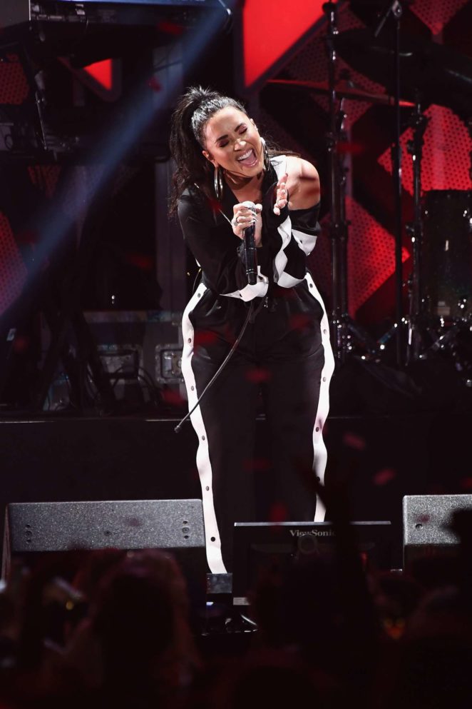Demi Lovato - Performs at Power 96.1's Jingle Ball 2017 in Atlanta