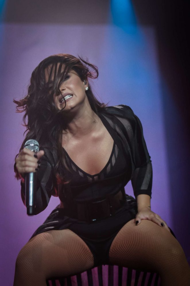 Demi Lovato - Performs at Z Festival 2016 in Sao Paulo