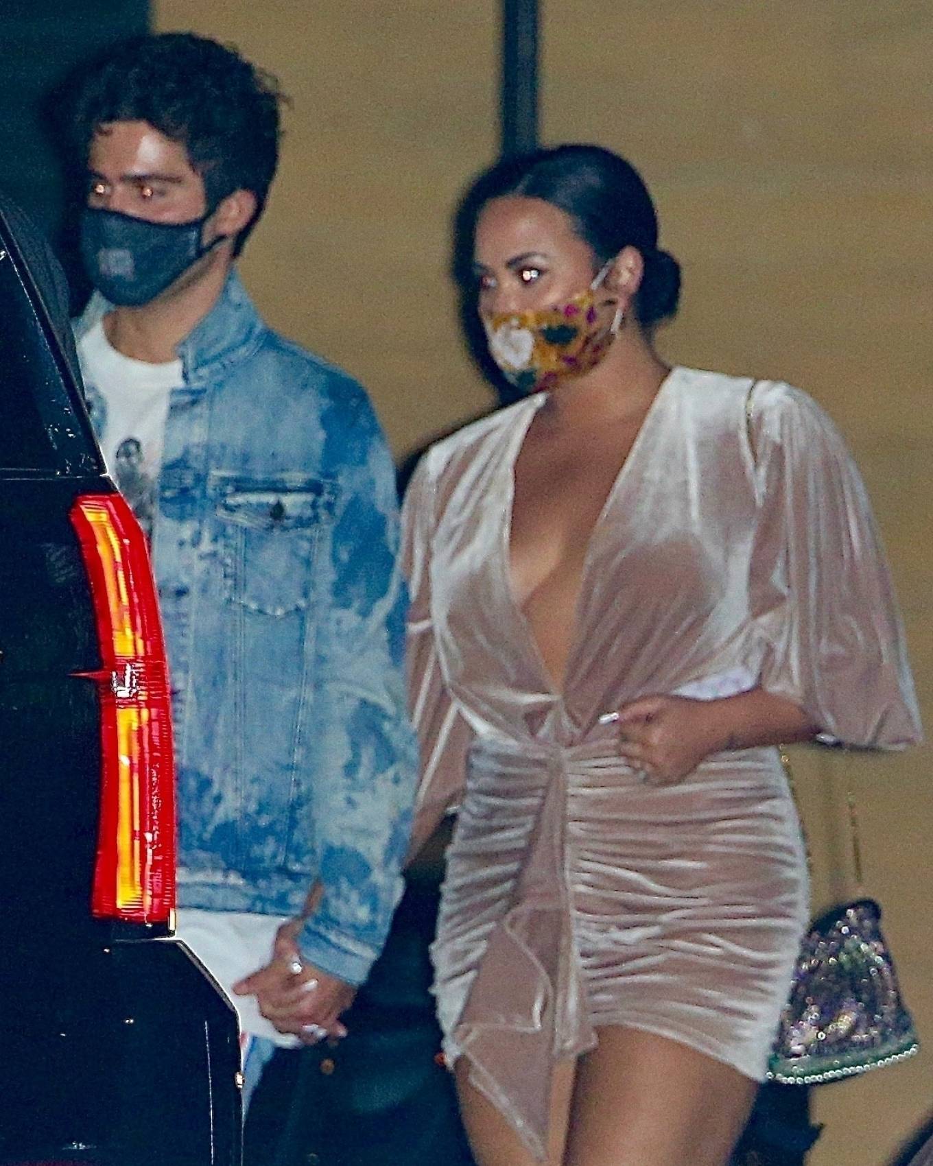 Demi Lovato – Spotted on a dinner date at Nobu in Malibu