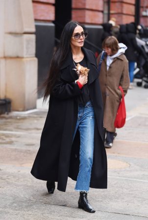 Demi Moore - Arriving at her New York City hotel