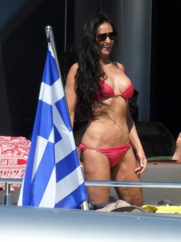 Demi Moore - Seen at yacht off the coast of Greece