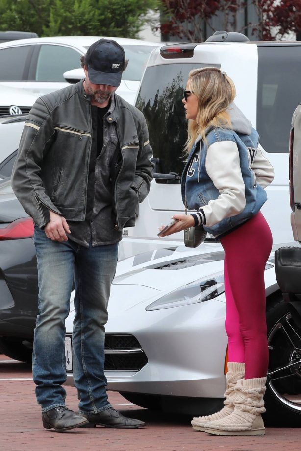 Denise Richards - With Aaron Phypers go shopping in Malibu