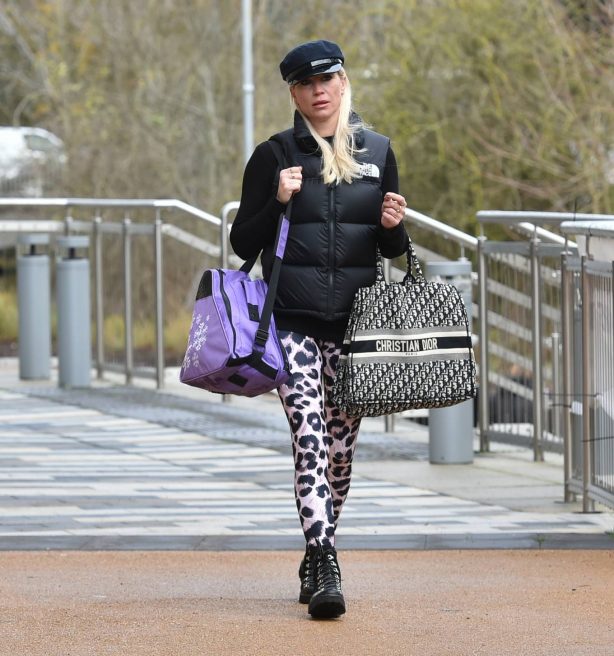 Denise Van Outen - Leaving Dancing on Ice rehearsals in Essex