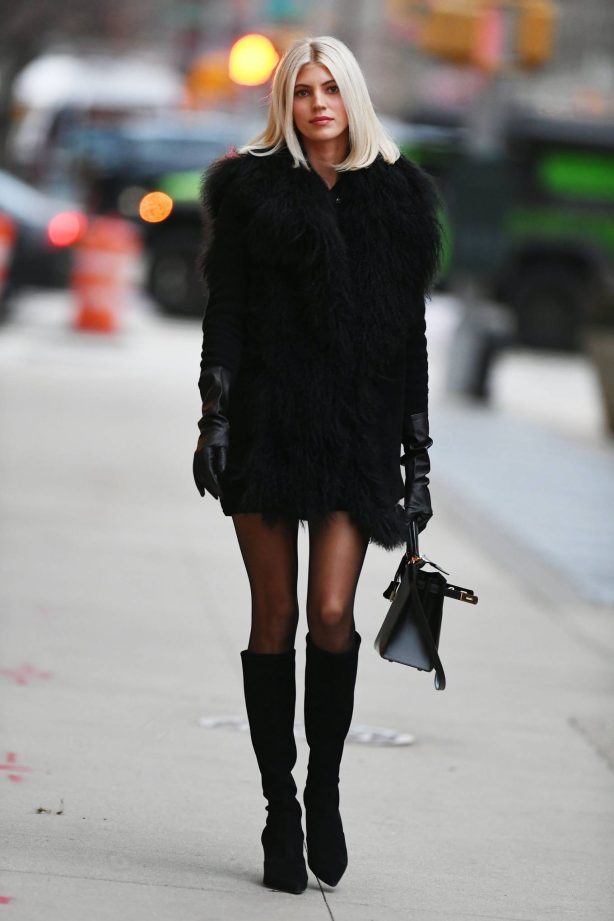 Devon Windsor - Arriving at the Kobi Halperin Fashion Show in NYFW