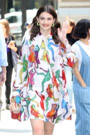 Diana Silvers - Arrives at Build Studio in New York